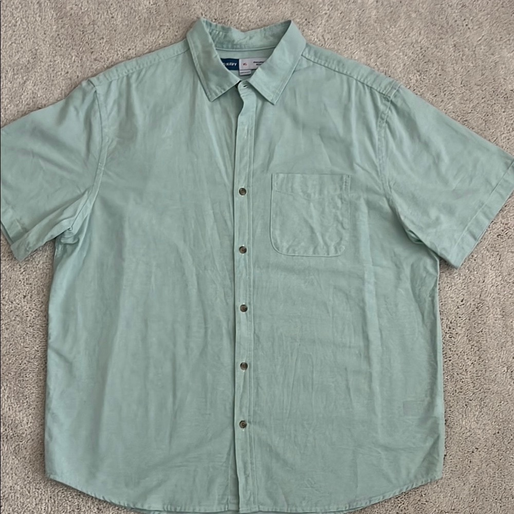 Men's Short-Sleeve Mint Button-Down Shirt